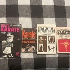 VINTAGE MARTIAL ARTS KARATE INSTRUCTION BOOKS LOT  picture