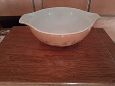 Vintage Pyrex Early American Cinderella Mixing Bowl. Model 444. Size 4 Qt. picture