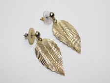 A247-VINTAGE PIERCED EARRINGS~GOLD TONE~LEAVES~1.5