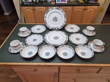 Royal Daulton Travistock discontinued vintage fine china pattern 20 PC SET EXC picture