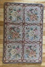 Primitive American Vintage hand-hooked woolen Geometric Floral rug 31.5” X 20.5” picture