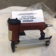 VINTAGE CENTRAL PNEUMATIC 18 GUAGE AIR BRAD NAILER MOD 42253 OPEN BOX picture