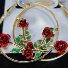 UNSIGNED BEAUTY ROUND 3D RAISED TEXTURED RED ROSE VINE GOLD ENAMELLED EARRINGS picture