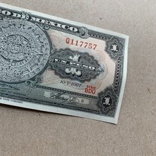 MEXICO 1 Peso BANKNOTE 1967 AZTEC CALENDAR Mexican Currency Money American BC picture