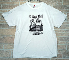 Vintage Y2K New York City Shirt Large White Twin Towers WTC Cityscape Souvenir picture