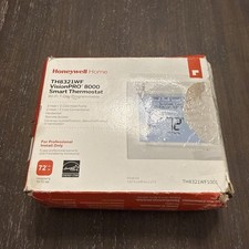 Honeywell VisionPRO Wi-Fi Digital Programmable Thermostat (TH8321WF1001) picture