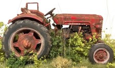 Weathered Universal Hobbies 1/43 O Scale  1964 McCormick Barn Find Tractor  picture