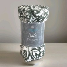 Comfort Bay Soft Throw Blanket Green & White Floral 50”x 60” NWT picture