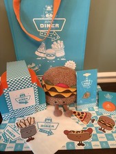 Jellycat NY Diner Exclusive Amuseables McKenna Burger-FAO Schwarz exclusive NWT. picture