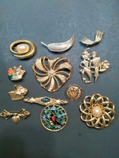 Brooches Vintage Lot Of 12 ( Gold Tone ) picture