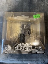 Sideshow Bride of Frankenstein Monster Figure Sound Breakable Shackles picture