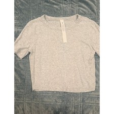 Lululemon Grey Ribbed Baby Tee - Size 6 - BNWOT picture