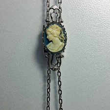Vintage Silver Tone Oval Cameo Pendant Necklace Link Chain Blue White Bezel picture