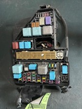 2004-2006 Toyota Sienna Engine Fuse Box Assembly OEM picture