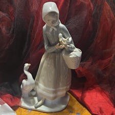 Lladro Figurine #4568 Shepherdess With Ducks 9 1/2
