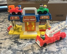 Vintage 1986 Fisher Price Little People Little Mart 2580 + Fire Truck picture