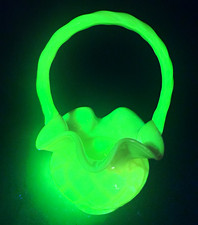 Fenton Burmese Diamond Optic Glass Decorative Basket Uranium Glass  7 in picture
