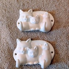 ADORABLE VINTAGE AVON PORCELAIN CAT FAMILY WALL HOOKS picture