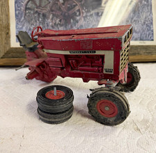 1/16 Ertl International 1466 Tractor picture