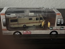 Breaking Bad RV 1986 Fleetwood Bounded Walter & Jesse Gas Mask Chase Mijo RARE picture