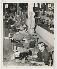 Prisoners of War Factory Workers 1945 Camp Meade World War II POW Photo J15337 picture