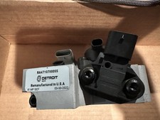 Detroit Diesel DEF Metering Unit For DD15 - Hydrocarbon Doser Valve Assembly picture