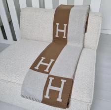 Hermès Avalon Throw Blanket Camel Ecru H Pattern Cashmere Wool France Luxury picture