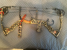 Mathews SoloCam RH Compound Bow 70lb 29in Camo Z7 Bow  Hunting picture