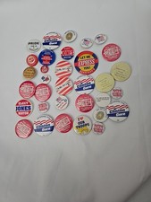 Lot of 33 Buttons Vintage (H) picture