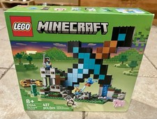 LEGO Minecraft: The Sword Outpost (21244) New Sealed. picture