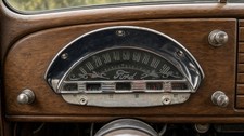 🚘 Original 1937–1938 Ford passenger car instrument cluster. picture