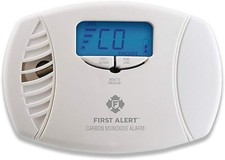 First Alert CO615 Dual-Power Carbon Monoxide Plug-In Alarm with Battery picture