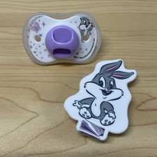 Super Rare Vintage 2005 New Looney Tunes Pacifier with Holder Bugs Bunny NWOT picture