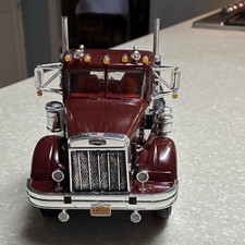 AMT Autocar A64B Tractor Vintage 1:25 Scale picture