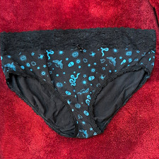 Torrid Women’s Size 2 Hipster Panties Black Blue Geometric Lace Trim picture