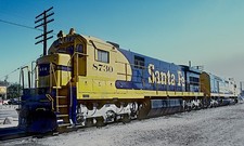 AT&SF FP45u 5991 and U36C 8730 in Mojave, CA in Oct 1983 8.5 x 11 Photo picture