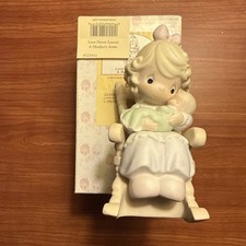 Precious Moments figurine collectable “Love Never Leaves A Mothers Arms” 523941 picture