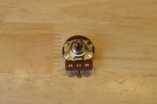 Vintage 1976 CTS 250k  NOS  Potentiometer 1377610  1/4 split shaft picture