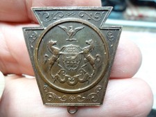 Vintage Unknown Historical Medal Pin picture