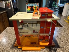 Vintage Hot Wheels Redline Tune Up Tower 1969 picture