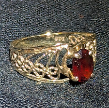 Vintage 10K Yellow Gold Oval Ruby Filigree Ring Size 6.5  ODI 1.9g picture