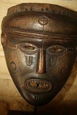 FINE OLD LUENA MASK R.D.CONGO picture