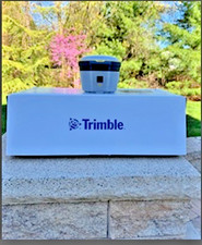 Trimble R2 GNSS Reciever Excellent Condition Cm accuracy picture