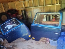 Original VW Bus Front Doors (Pair) – Super Complete w/ Glass & Chrome – 19 picture