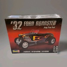 Revell '32 Ford Roadster 1:25 Model Kit 14524 Brand New Sealed  picture