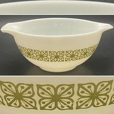 Pyrex Autumn Floral aka Verde Square Flowers 442 Cinderella Bowl 1966 USA 1.5qt picture