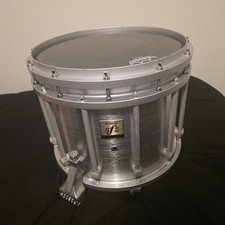 *RARE* SILKY SILVER Yamaha SFZ Marching Snare W/ Case  picture