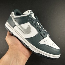 Womens Size 7 - Nike Dunk Low 