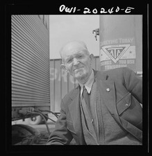 Photo:Baltimore Maryland Pop Ward Associated Transport Truck Driver 1943 picture