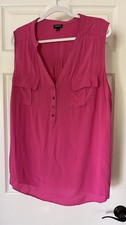 TORRID Blouse Top Fuchsia Sleeveless Pockets 1/2 Button Pullover  Sz 2 picture